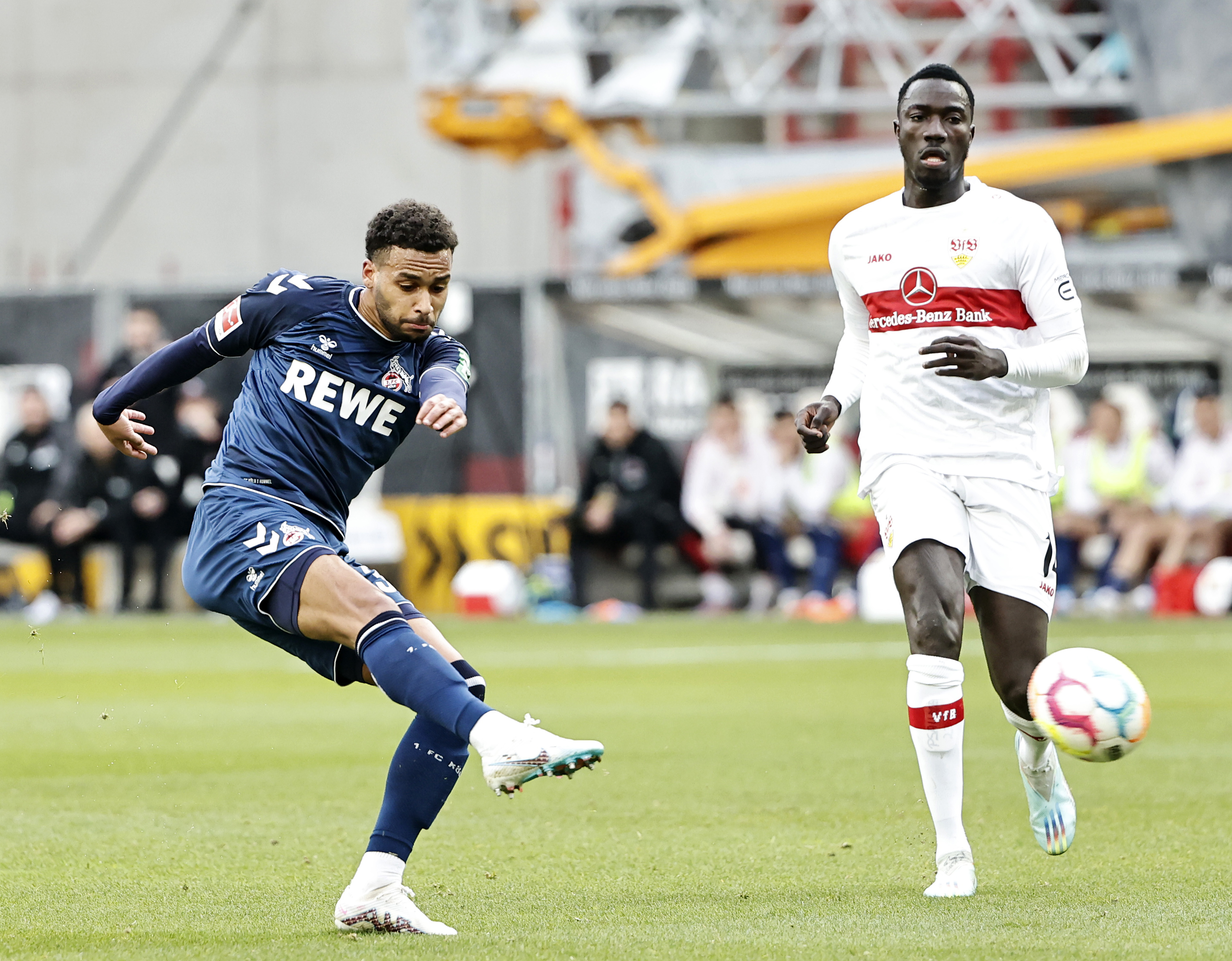 蜂鸟电竞平台-关于这也行？门兴格拉德巴赫防线松动备战欧联阿扎伦卡新星出色防守表现惊艳，清晨莱比锡手感冰凉——英超节点到来的信息-蜂鸟电竞平台